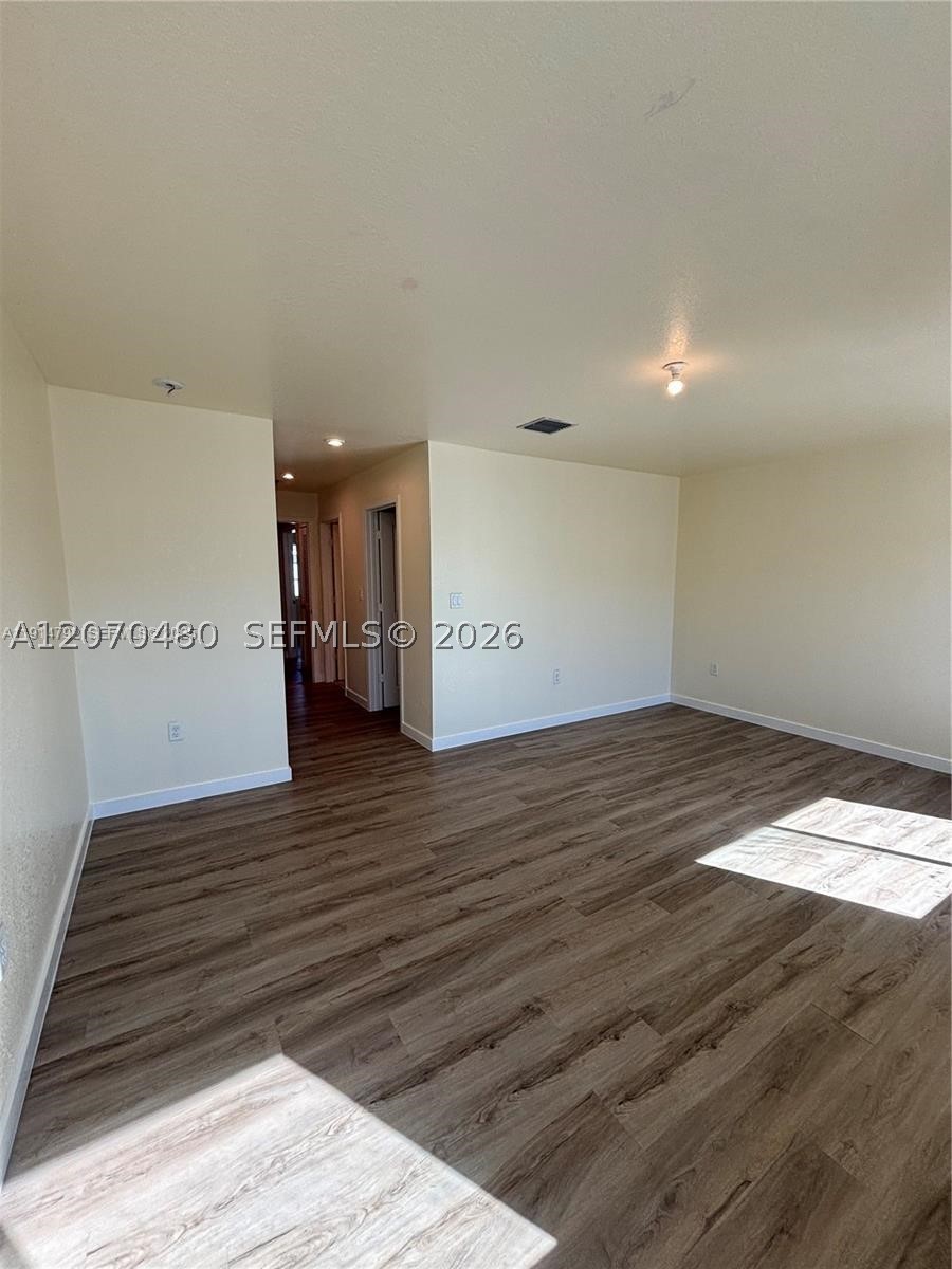 1021 Nw 5th St Property Photo 5