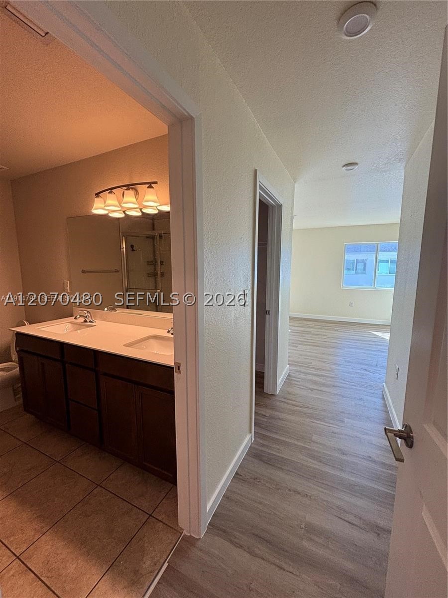1021 Nw 5th St Property Photo 8