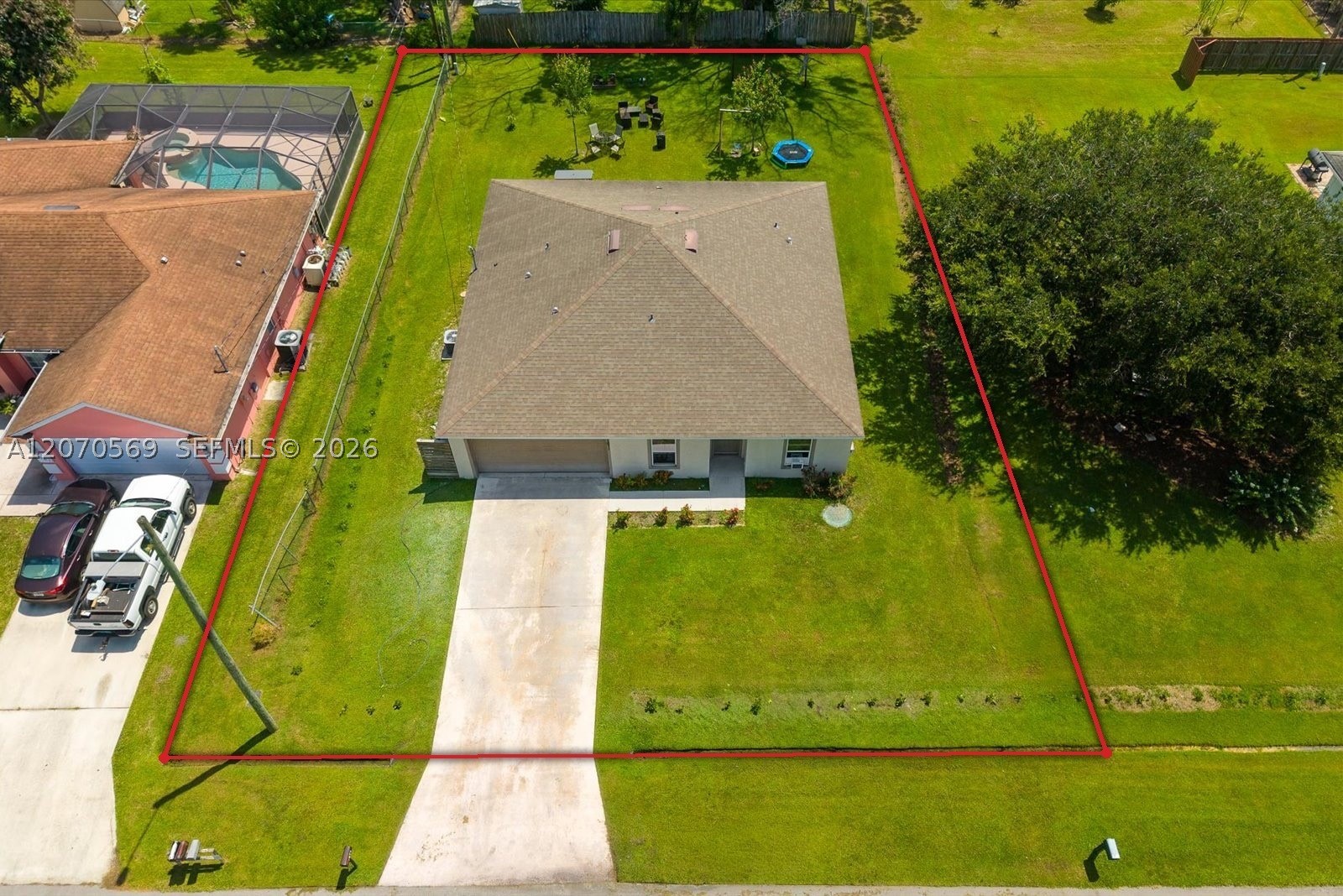 1671 Se Seashore Ln Property Photo 3