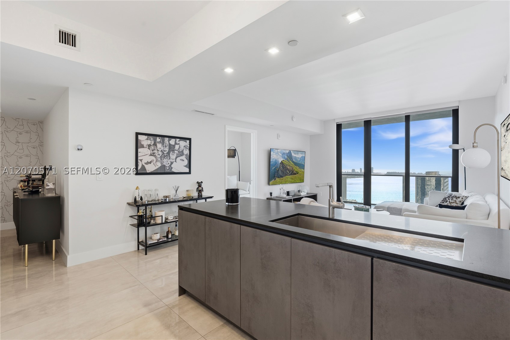 1010 Brickell Ave 3903 Property Photo 9