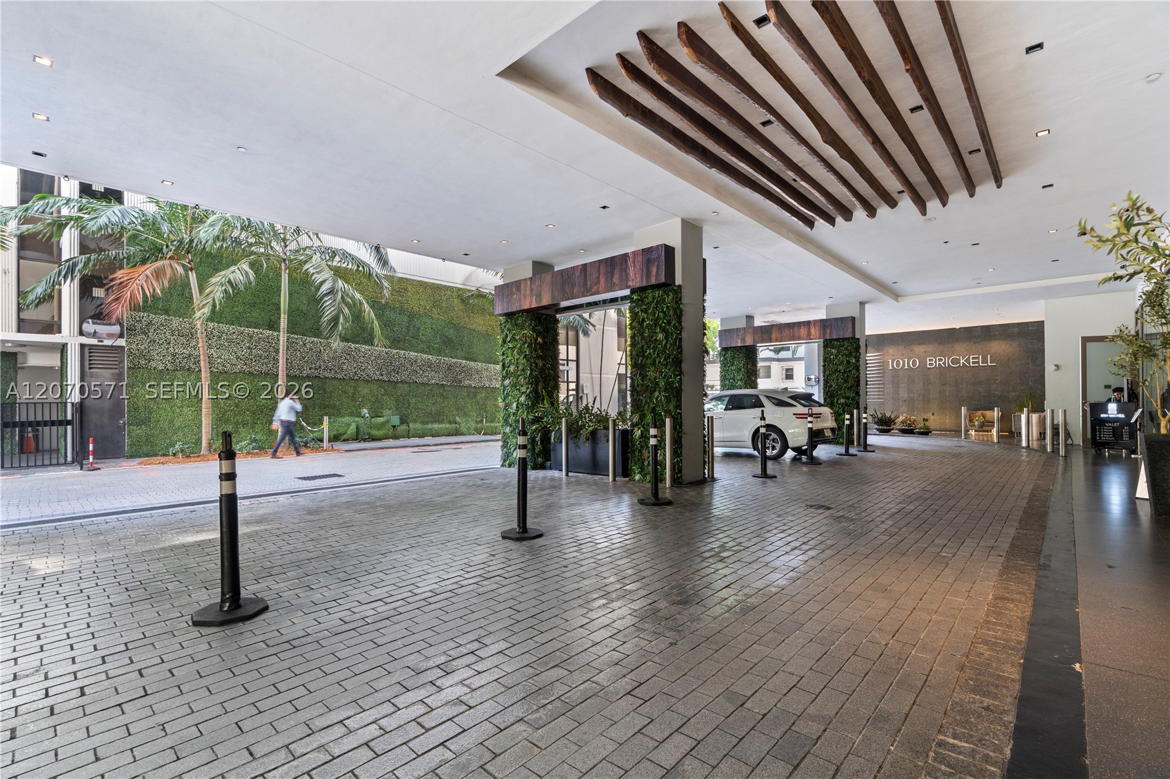 1010 Brickell Ave 3903 Property Photo 32