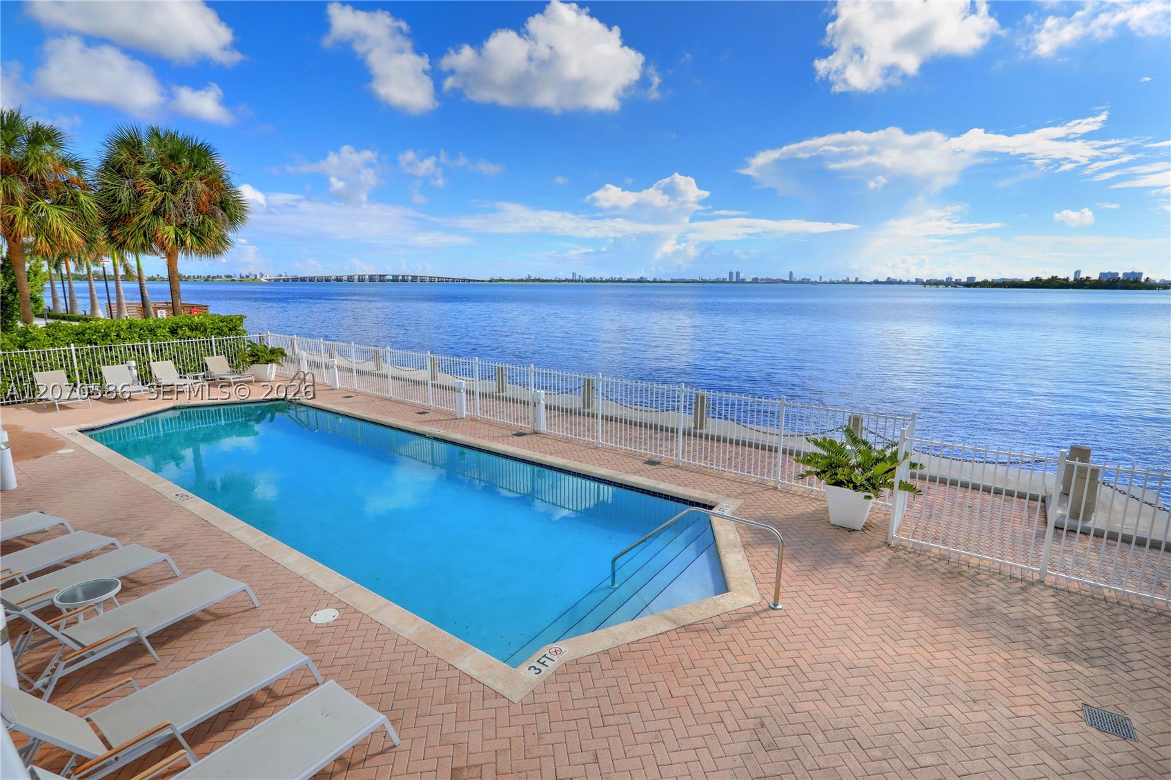 A12070586 Property Photo 9