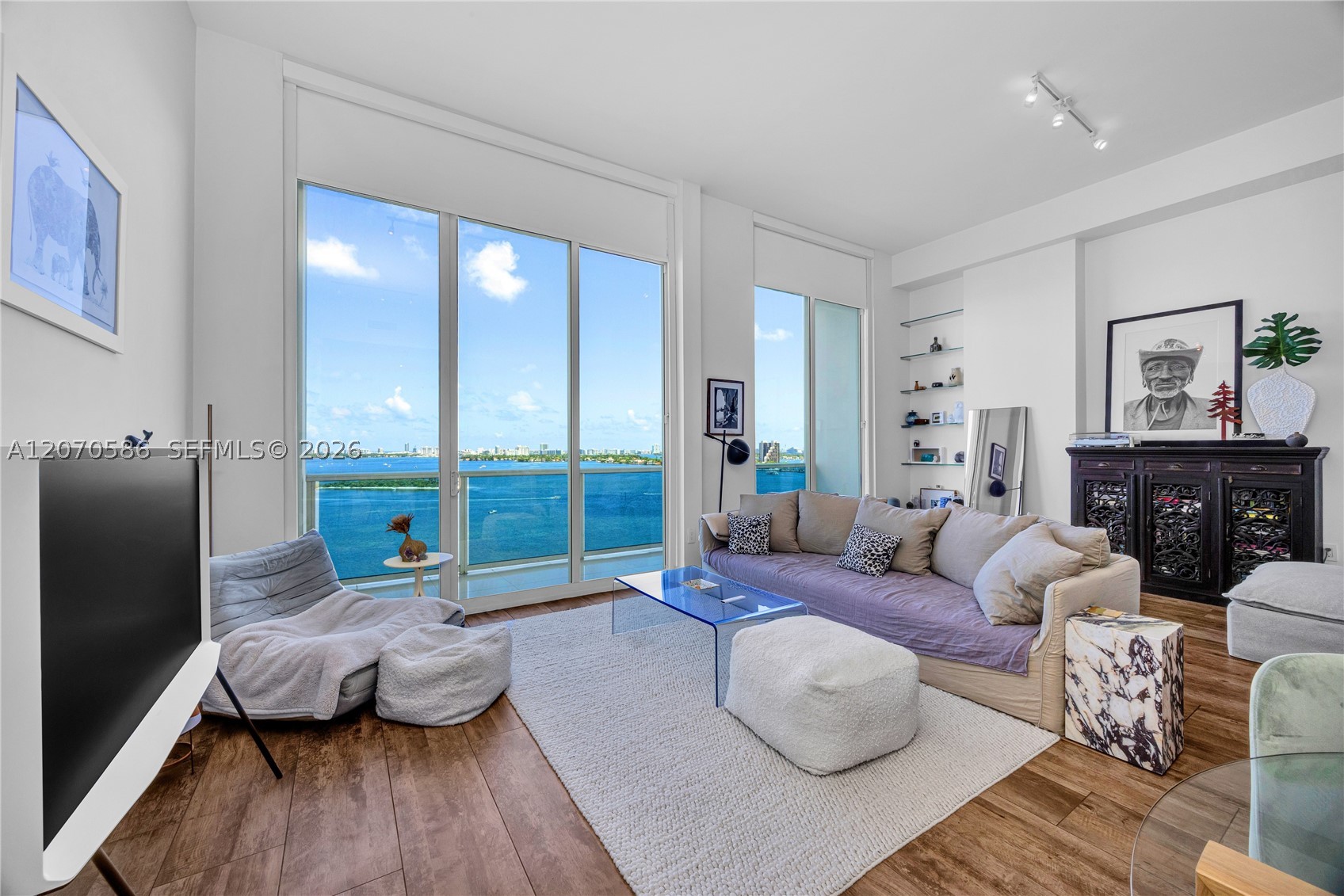 A12070586 Property Photo 12