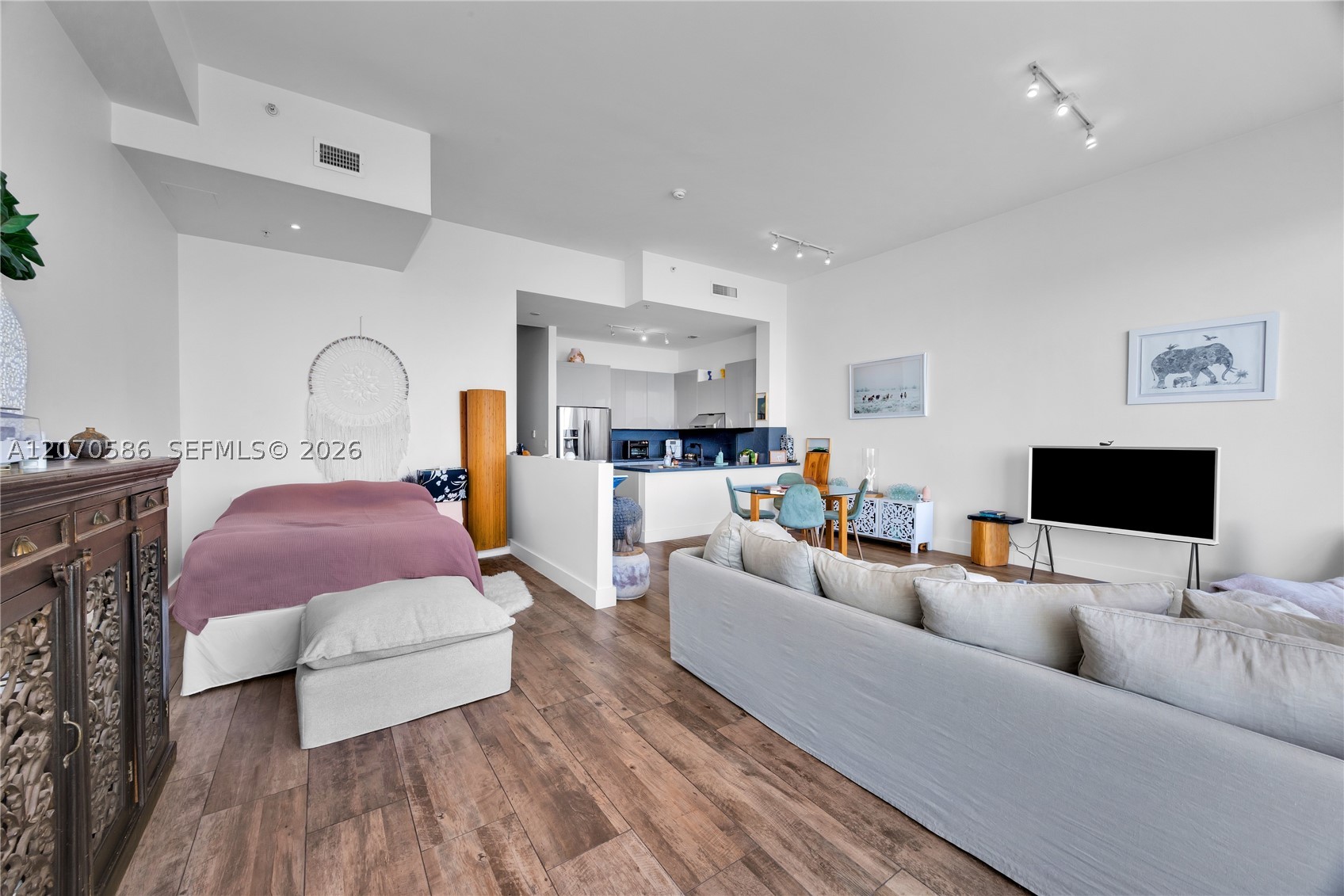 A12070586 Property Photo 19