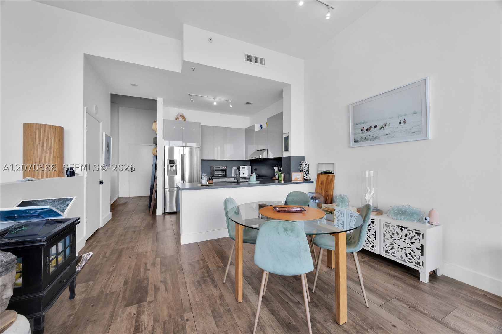 A12070586 Property Photo 29