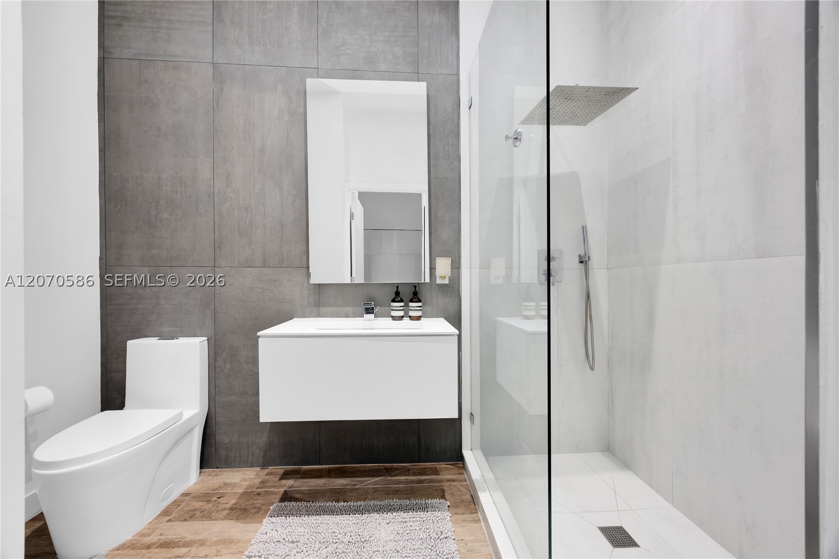 A12070586 Property Photo 30