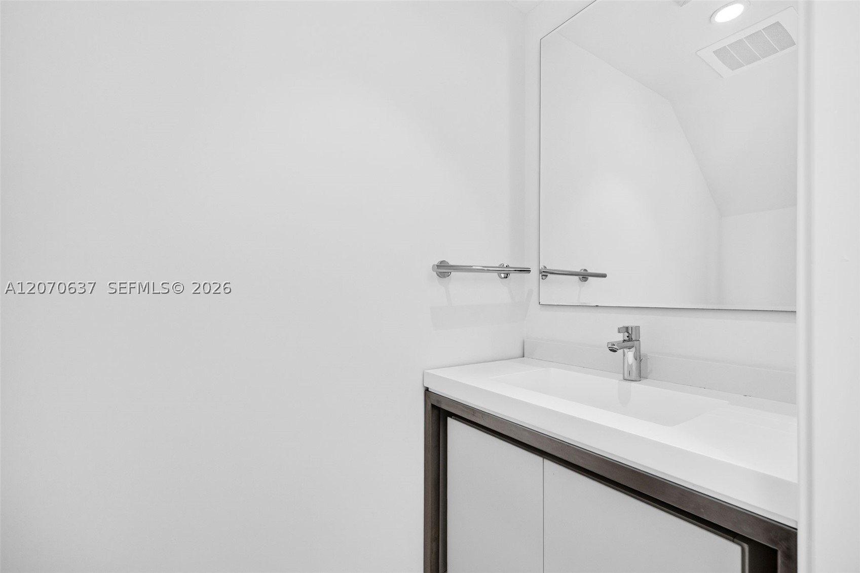 2000 Metropica Way 417 Property Photo 9
