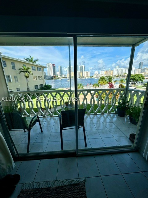 450 Golden Isles Dr 2f Property Photo 2