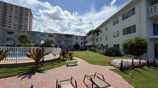 450 Golden Isles Dr 2f Property Photo 8