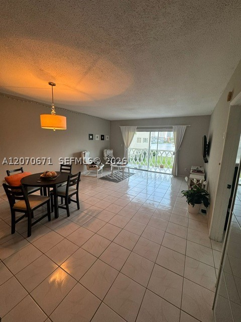 450 Golden Isles Dr 2f Property Photo 19