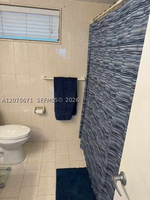 450 Golden Isles Dr 2f Property Photo 23