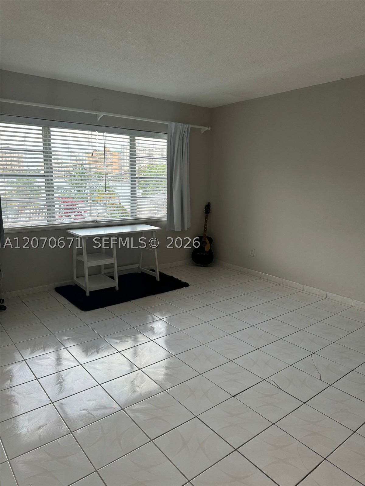 450 Golden Isles Dr 2f Property Photo 26