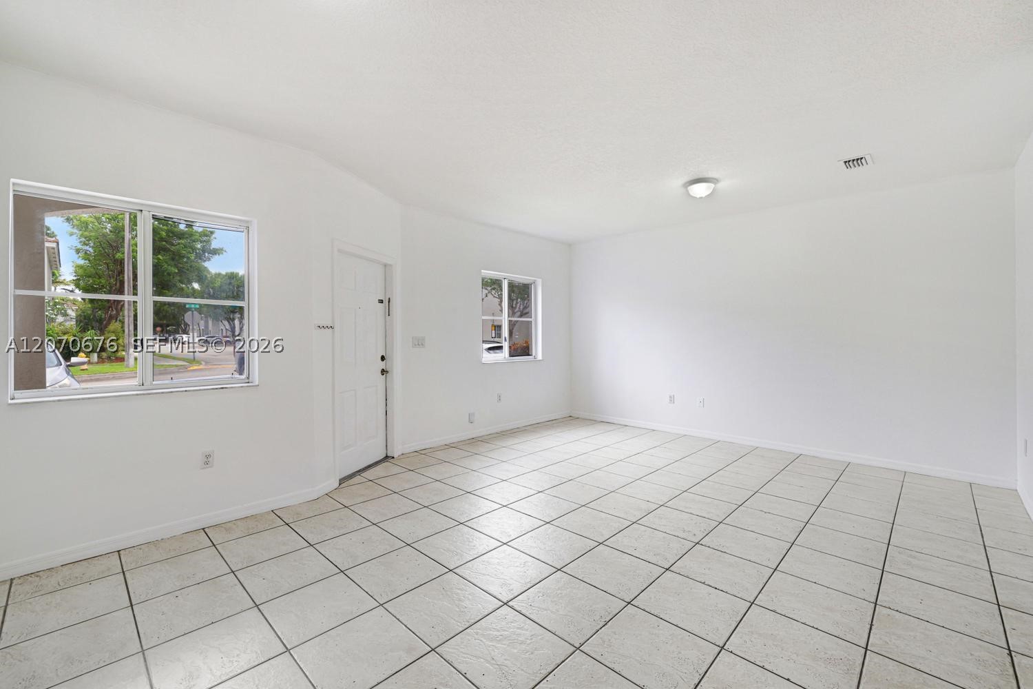1700 Se 31st Ct Property Photo 5
