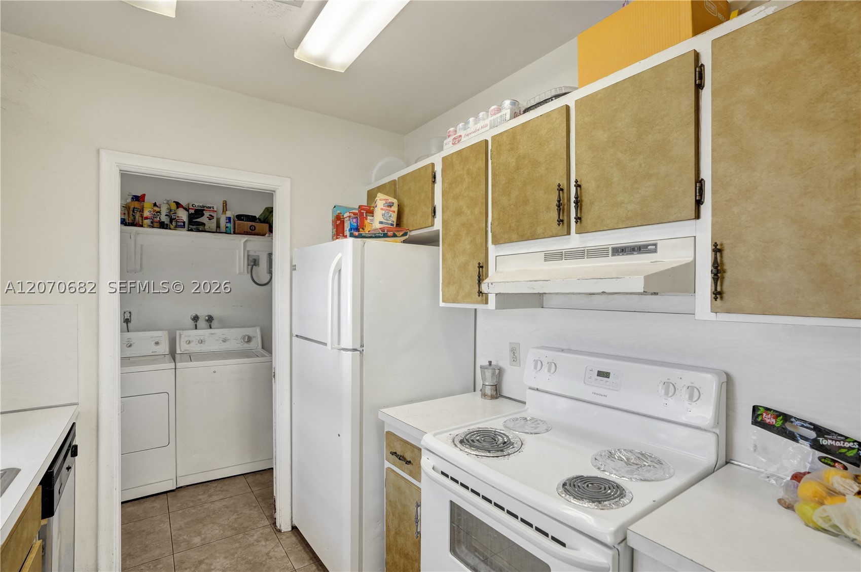 5706-5708 Lincoln St 1-2 Property Photo 6