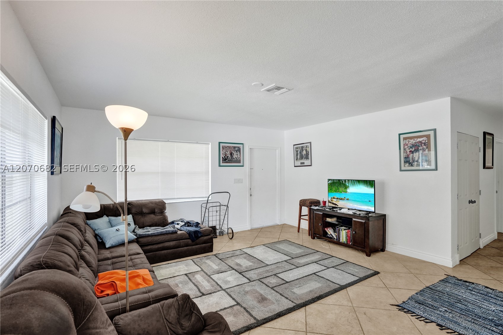 5706-5708 Lincoln St 1-2 Property Photo 10