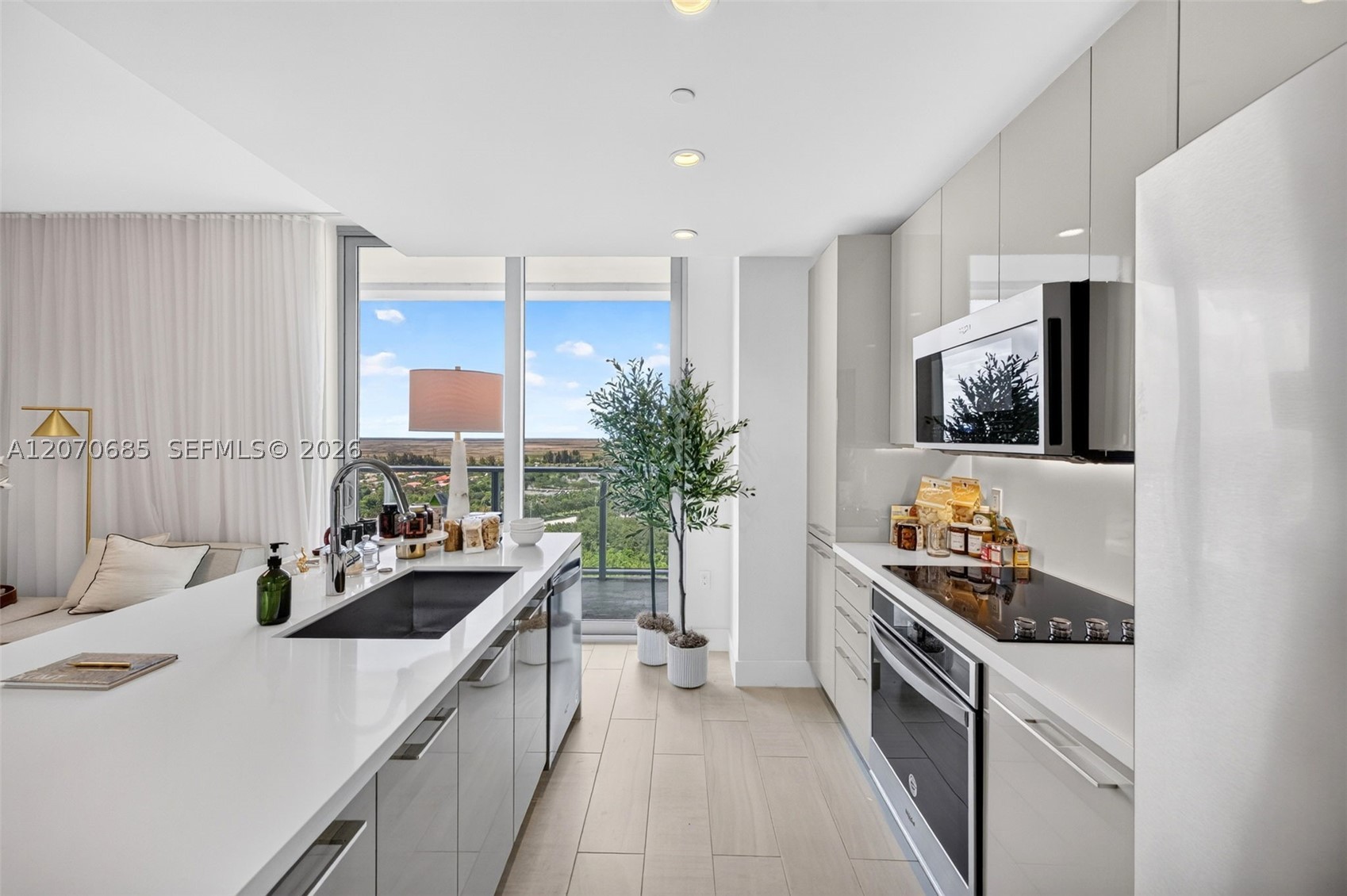 2000 Metropica Way 1901 Property Photo 7