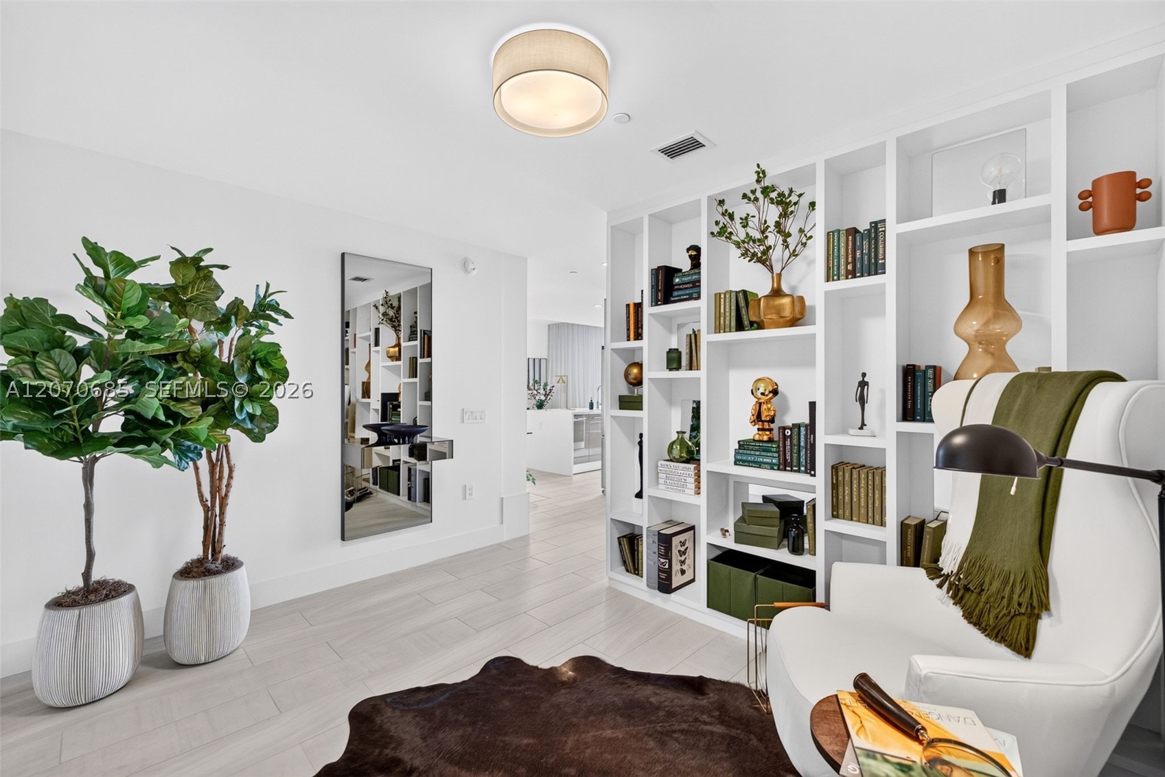 2000 Metropica Way 1901 Property Photo 11
