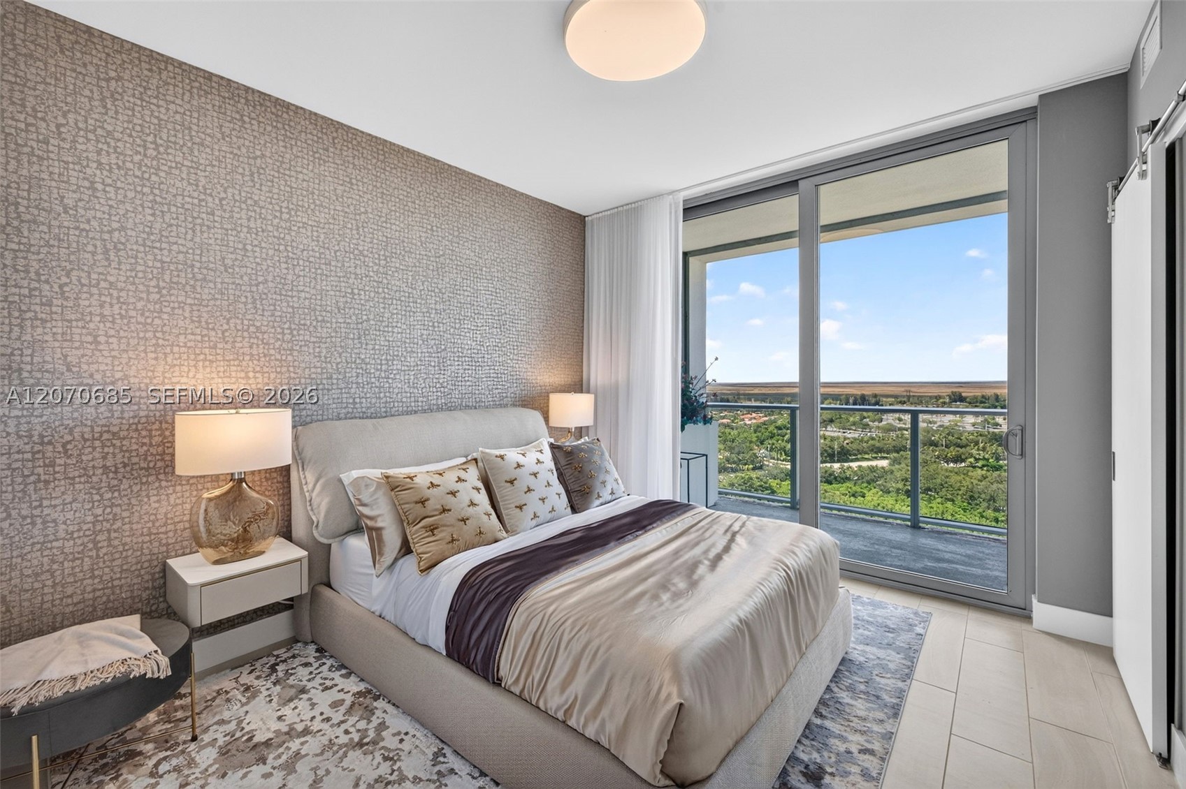2000 Metropica Way 1901 Property Photo 17