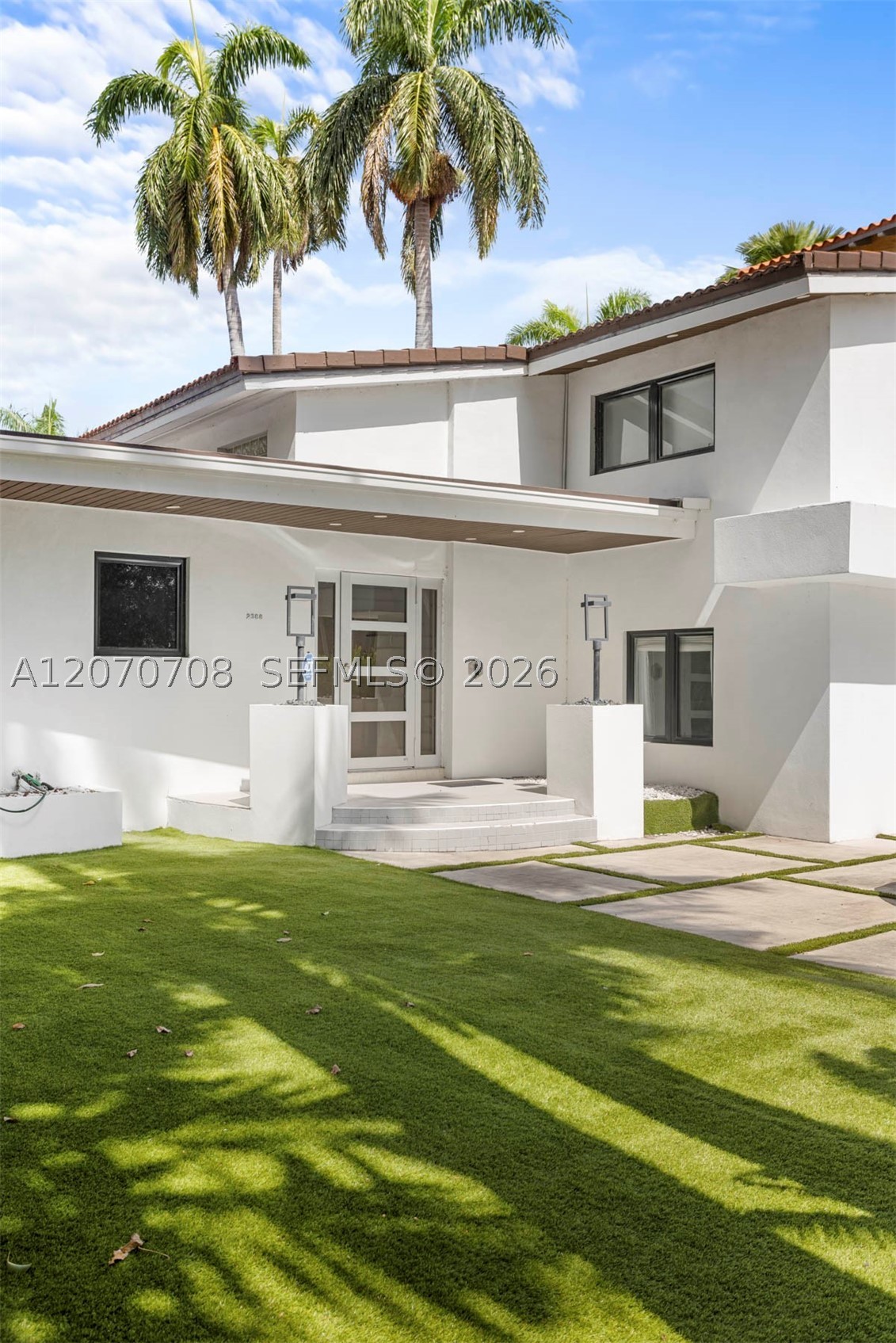 2388 Prairie Ave Property Photo 4