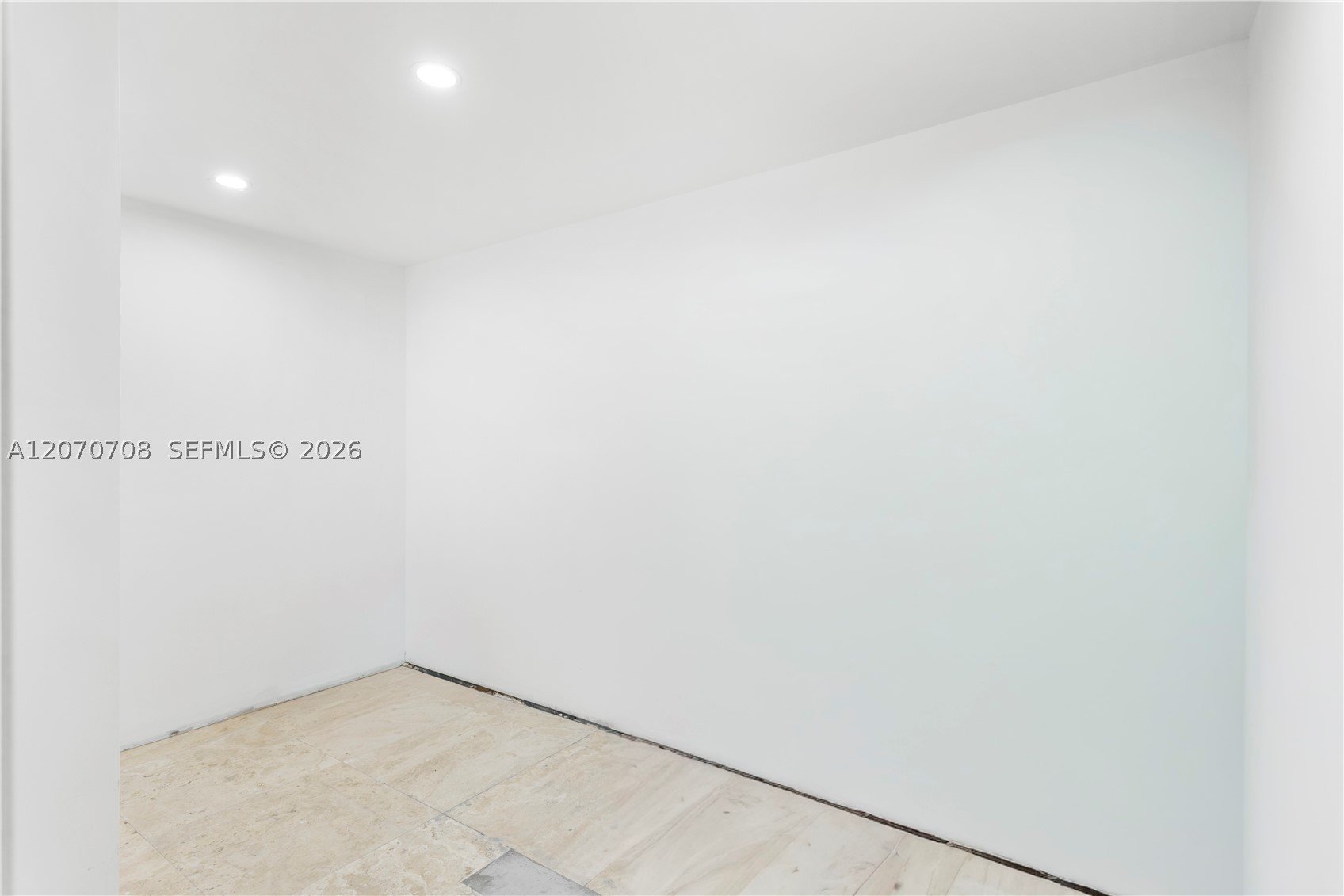 2388 Prairie Ave Property Photo 26
