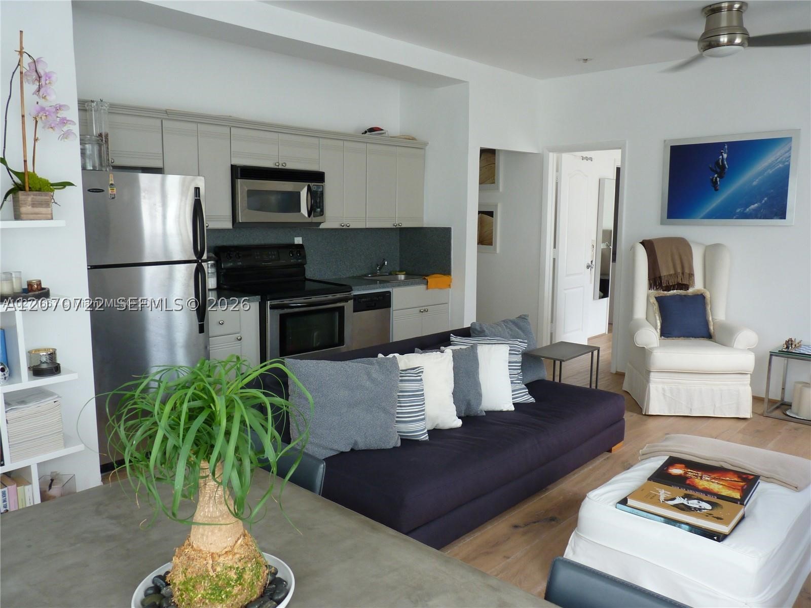 820 Euclid Ave 204 Property Photo 2