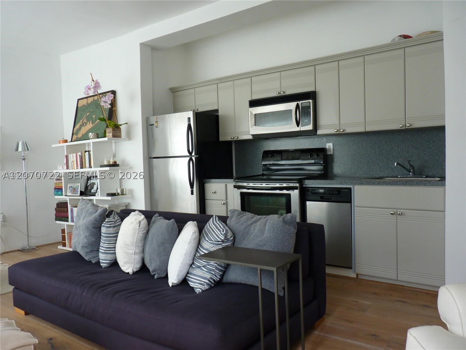 820 Euclid Ave 204 Property Photo 4