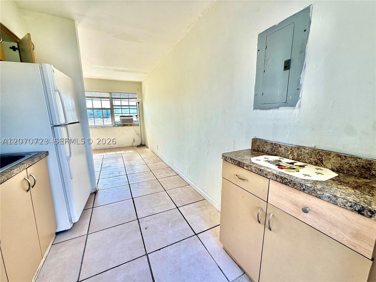 1041 Nw 7th Ct Property Photo 11