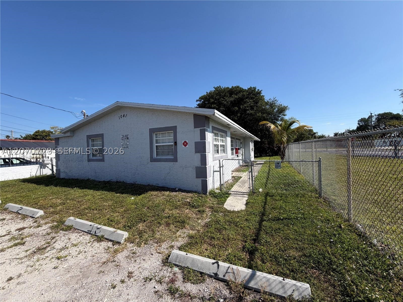 1041 Nw 7th Ct Property Photo 19