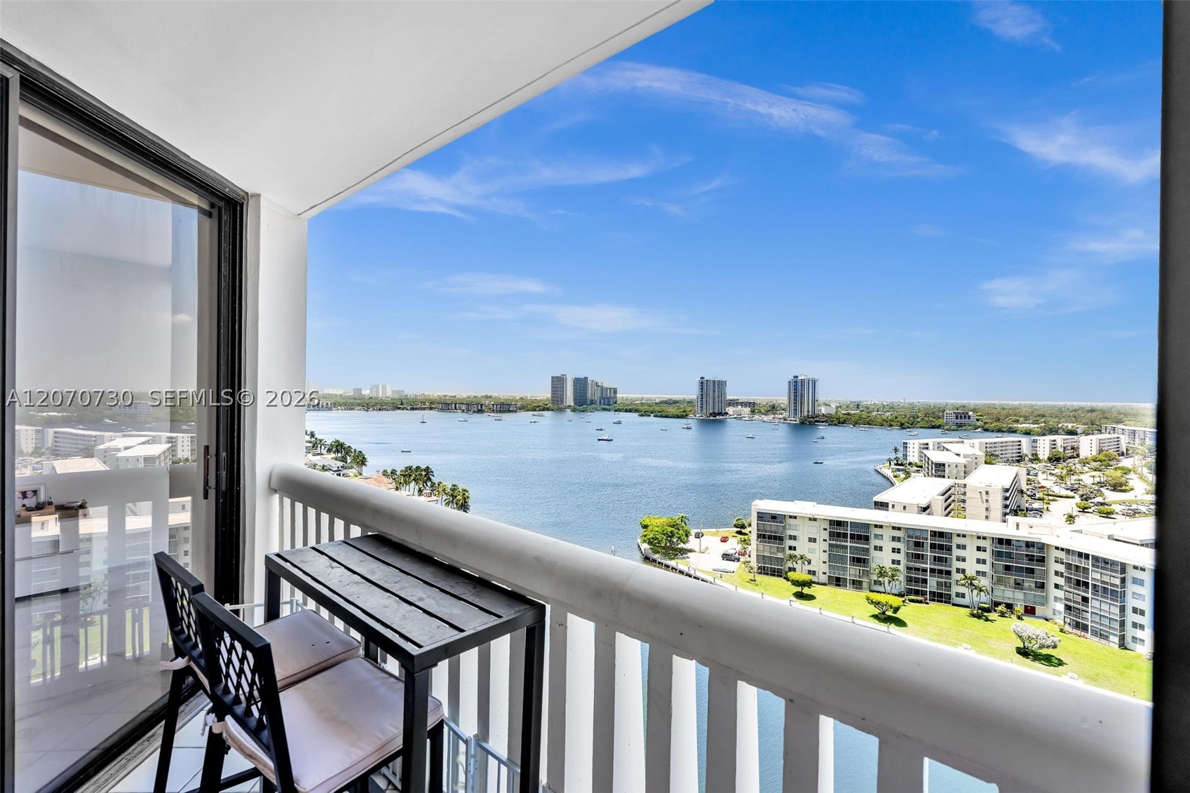 1000 W Island Blvd 1710