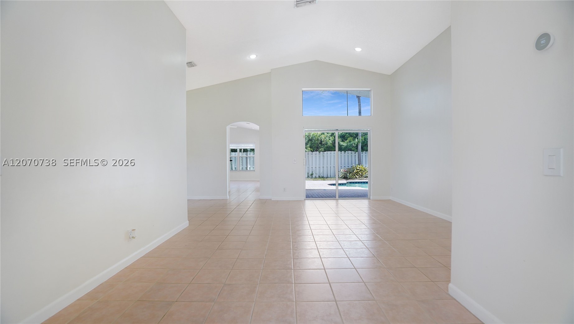 A12070738 Property Photo 7