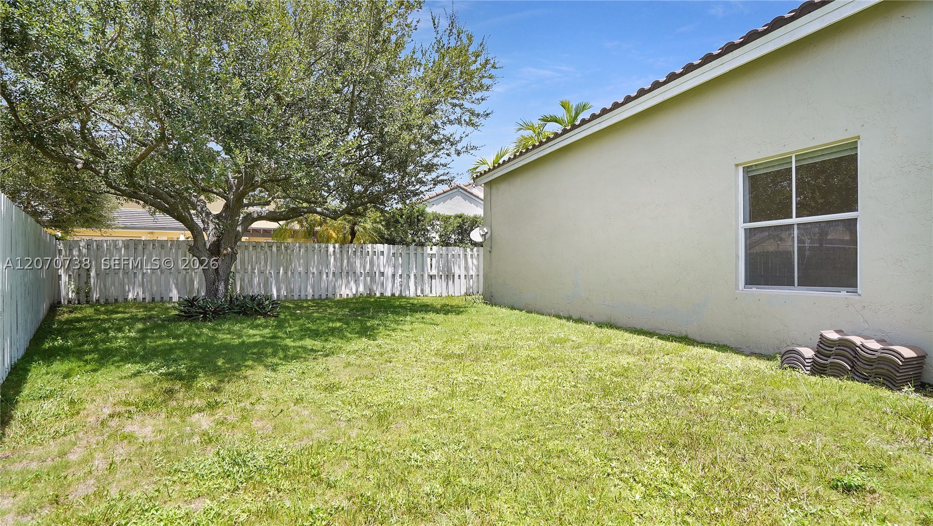 A12070738 Property Photo 31