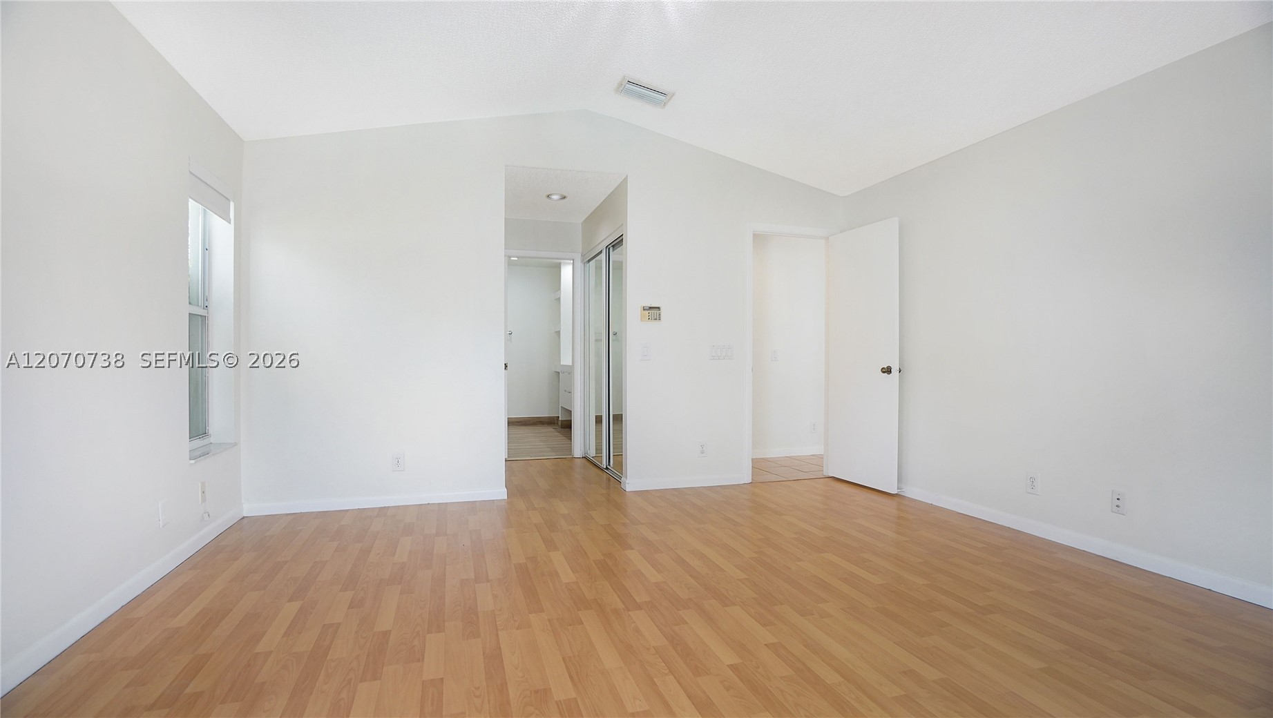 A12070738 Property Photo 34