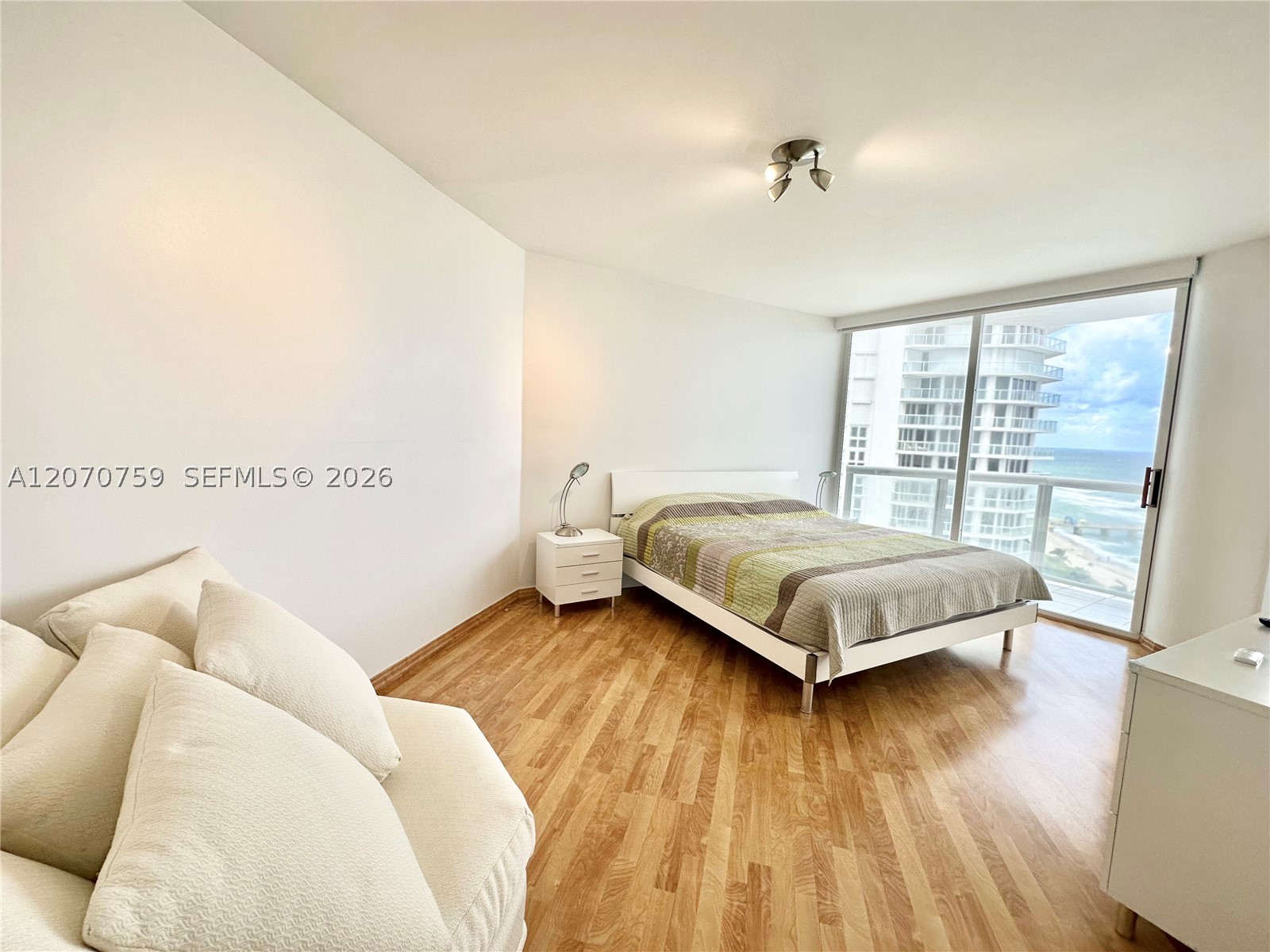 16425 E Collins Ave 1215 Property Photo 6