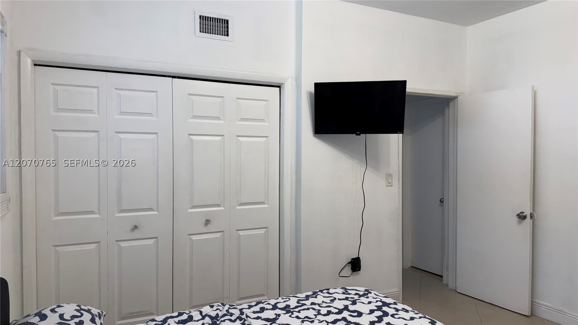 1611 71st St Property Photo 8