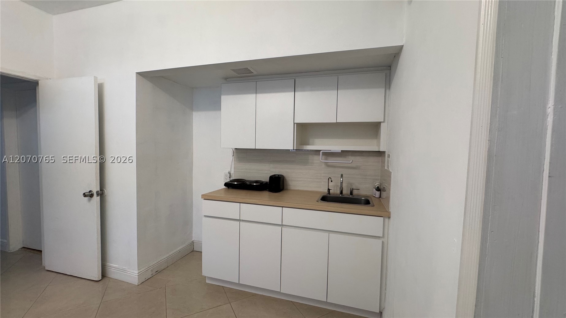 1611 71st St Property Photo 9