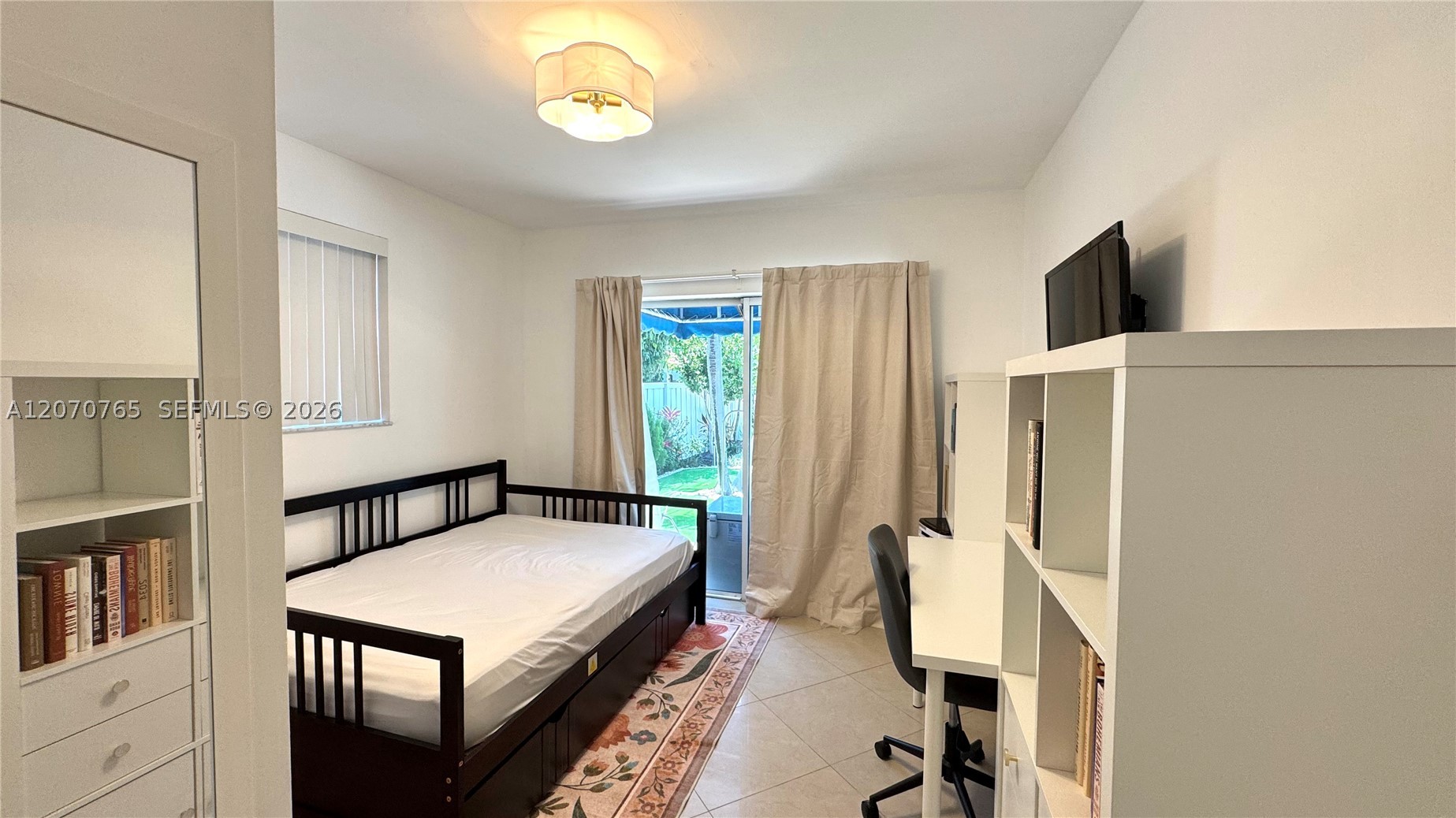 1611 71st St Property Photo 11