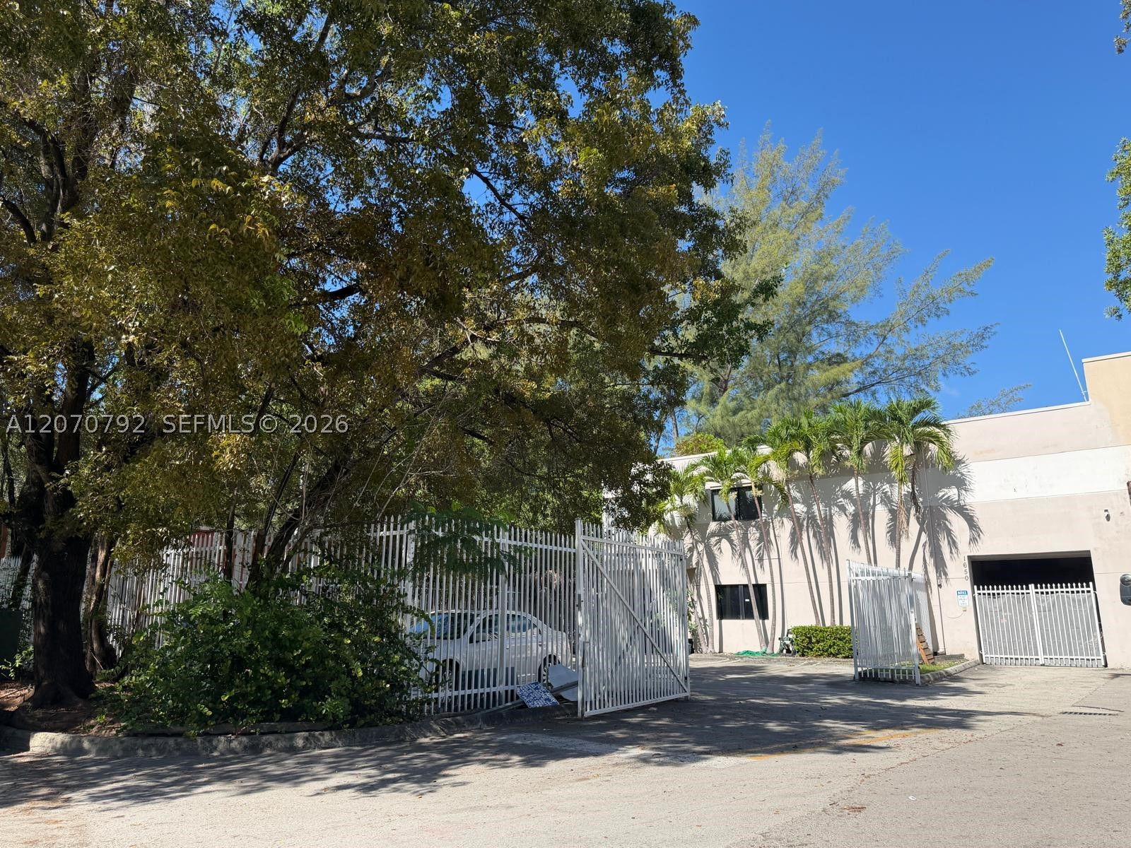 1650 Nw 95th Ave Property Photo 8