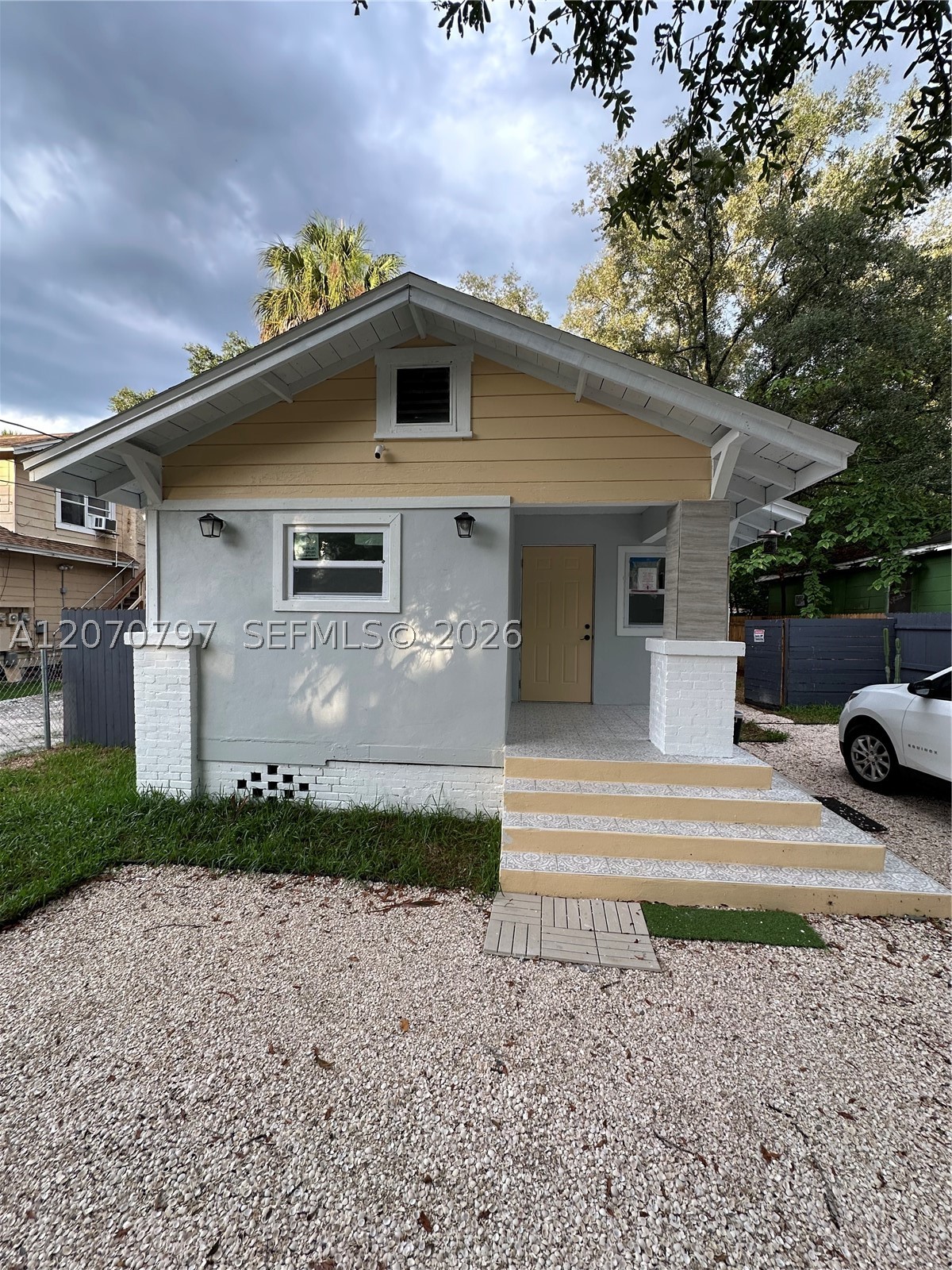 8111 N 10 Property Photo 1