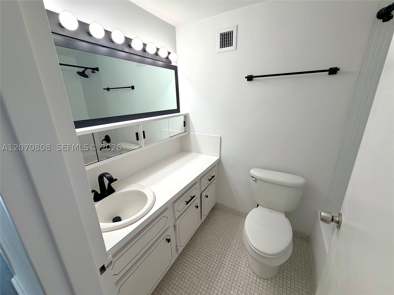 1200 West Ave 1002 Property Photo 4