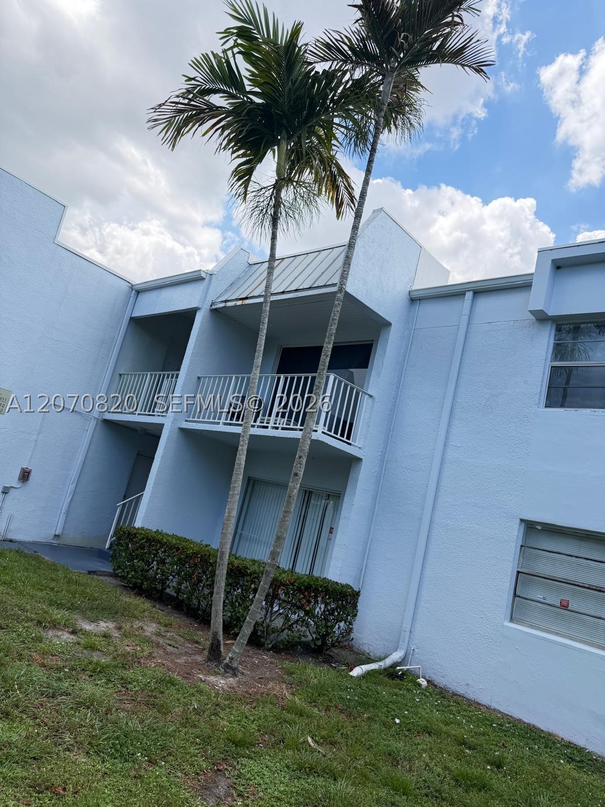411 Executive Center Dr 109 Property Photo 12