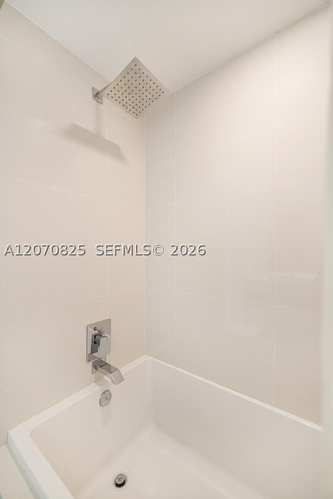 55 Sw 9th St 1609 Property Photo 16