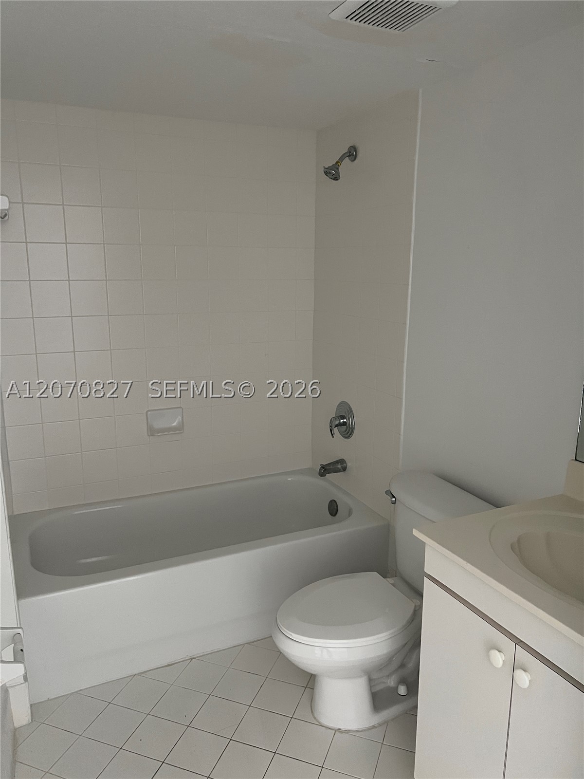 2911 Se 13th Ave 104-49 Property Photo 8