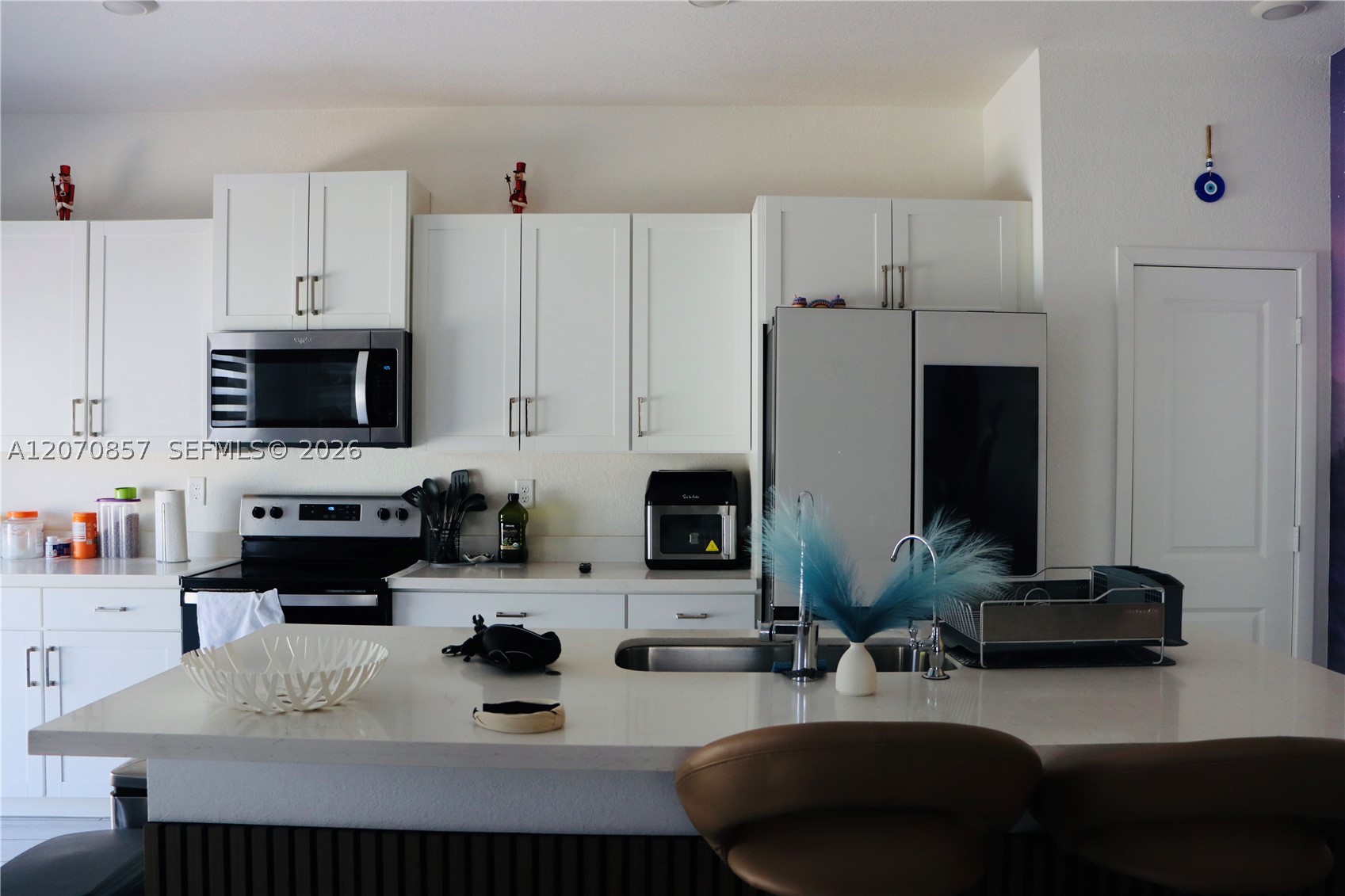 A12070857 Property Photo 4