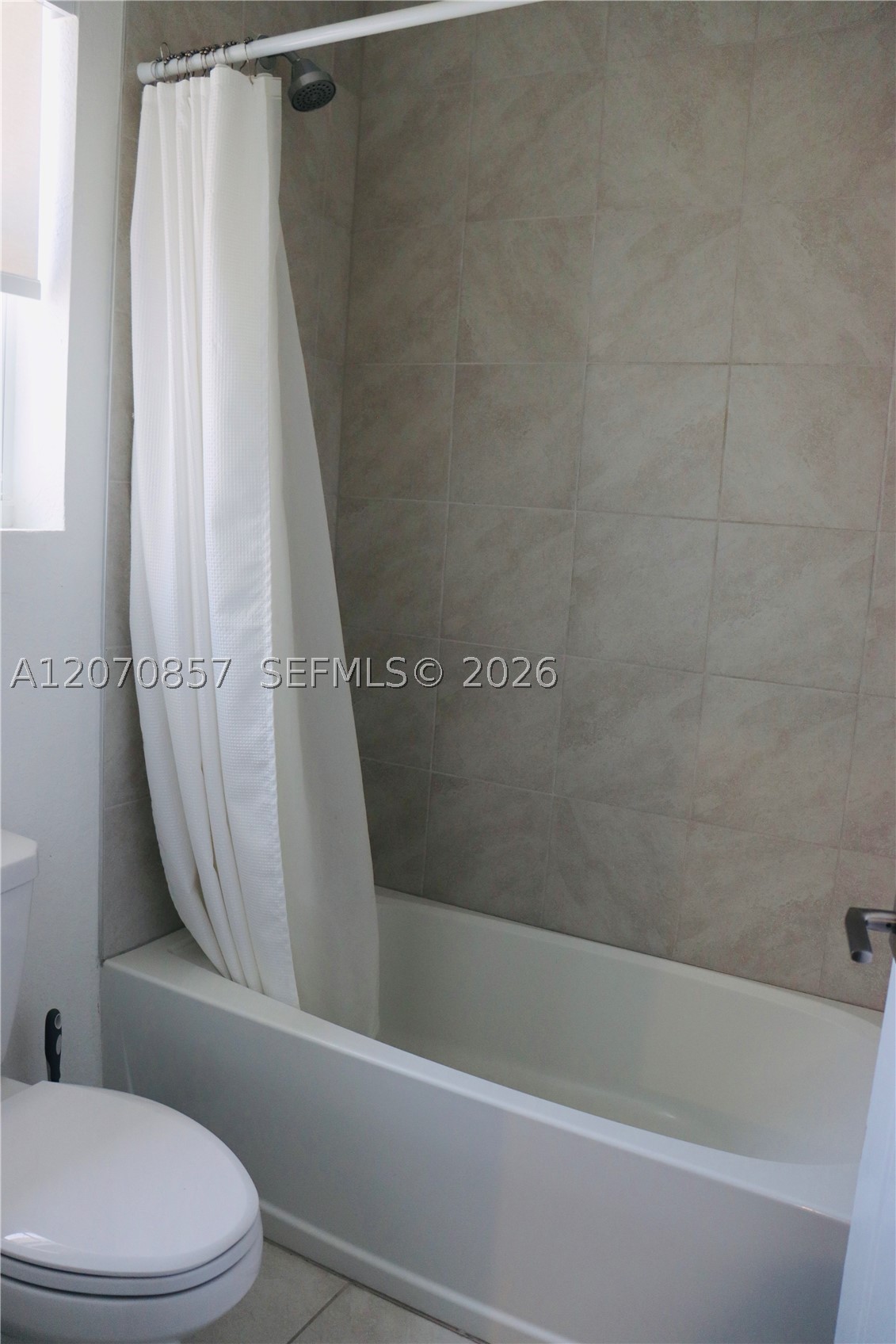 A12070857 Property Photo 35