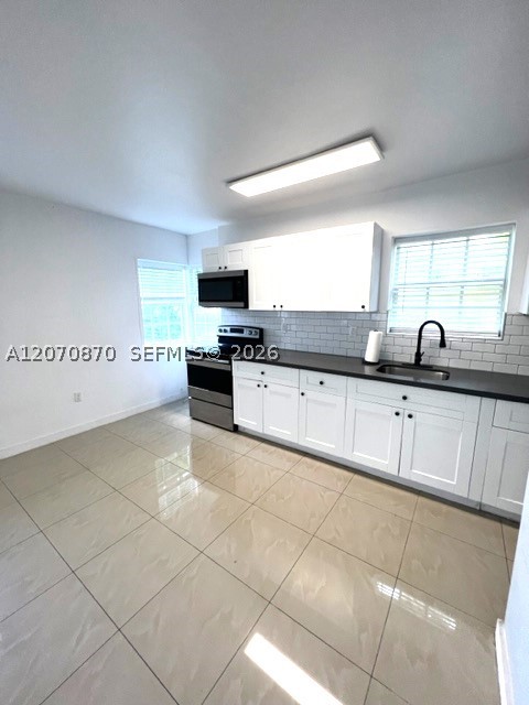1945 Marseille Dr 1 Property Photo 2