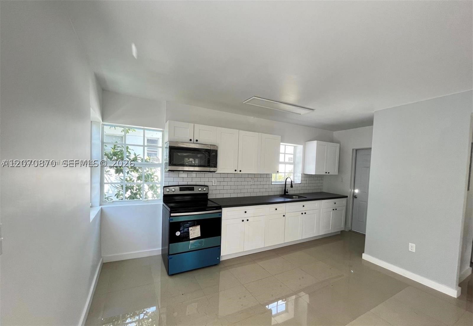 1945 Marseille Dr 1 Property Photo 3