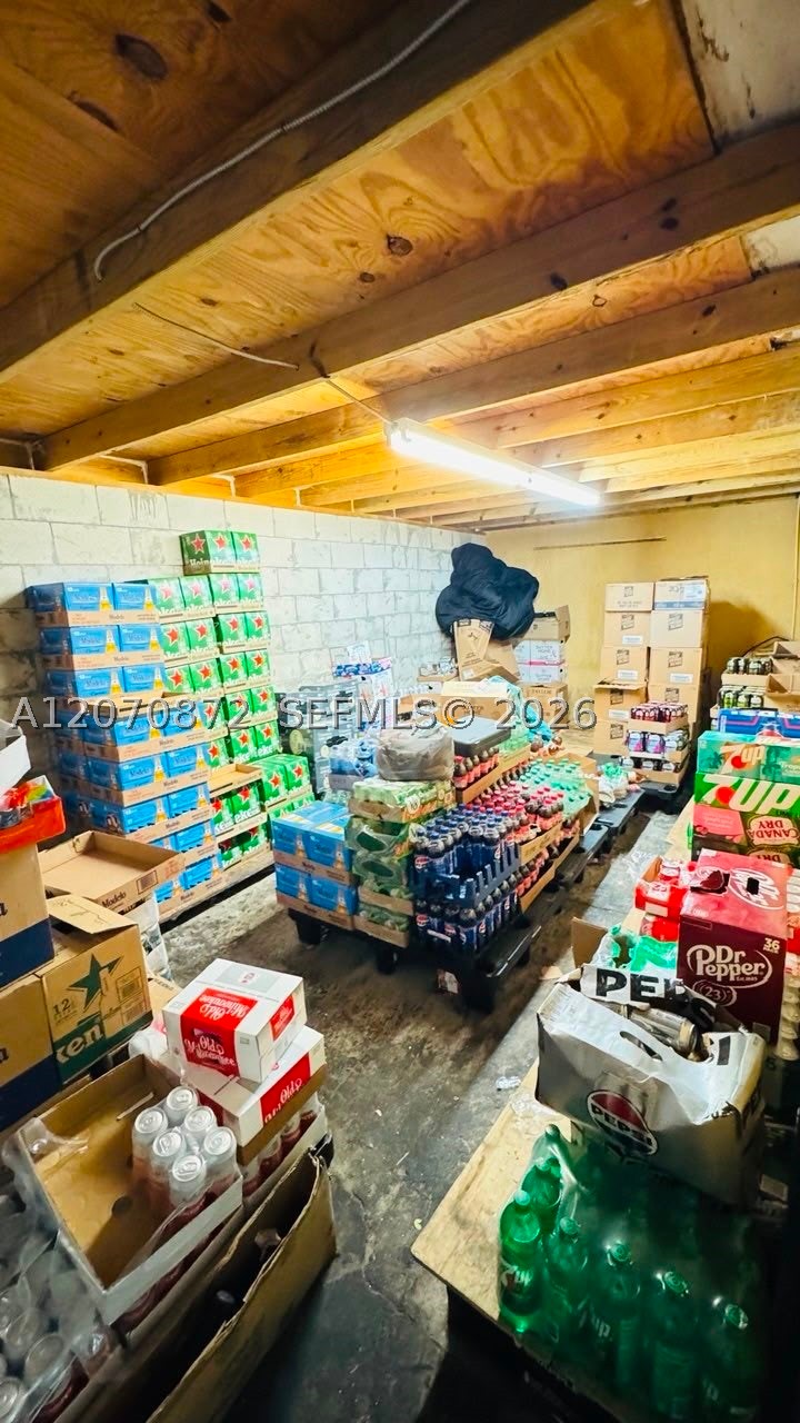 A12070872 Property Photo 9