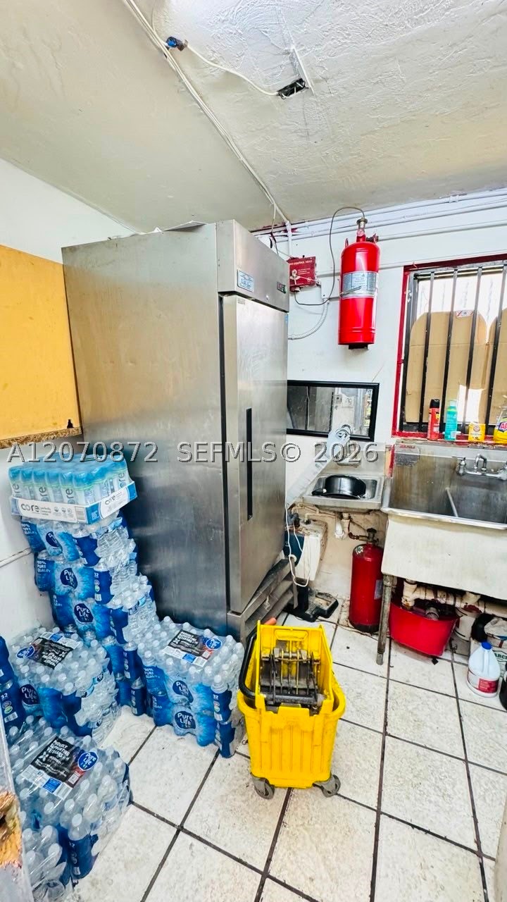 A12070872 Property Photo 12