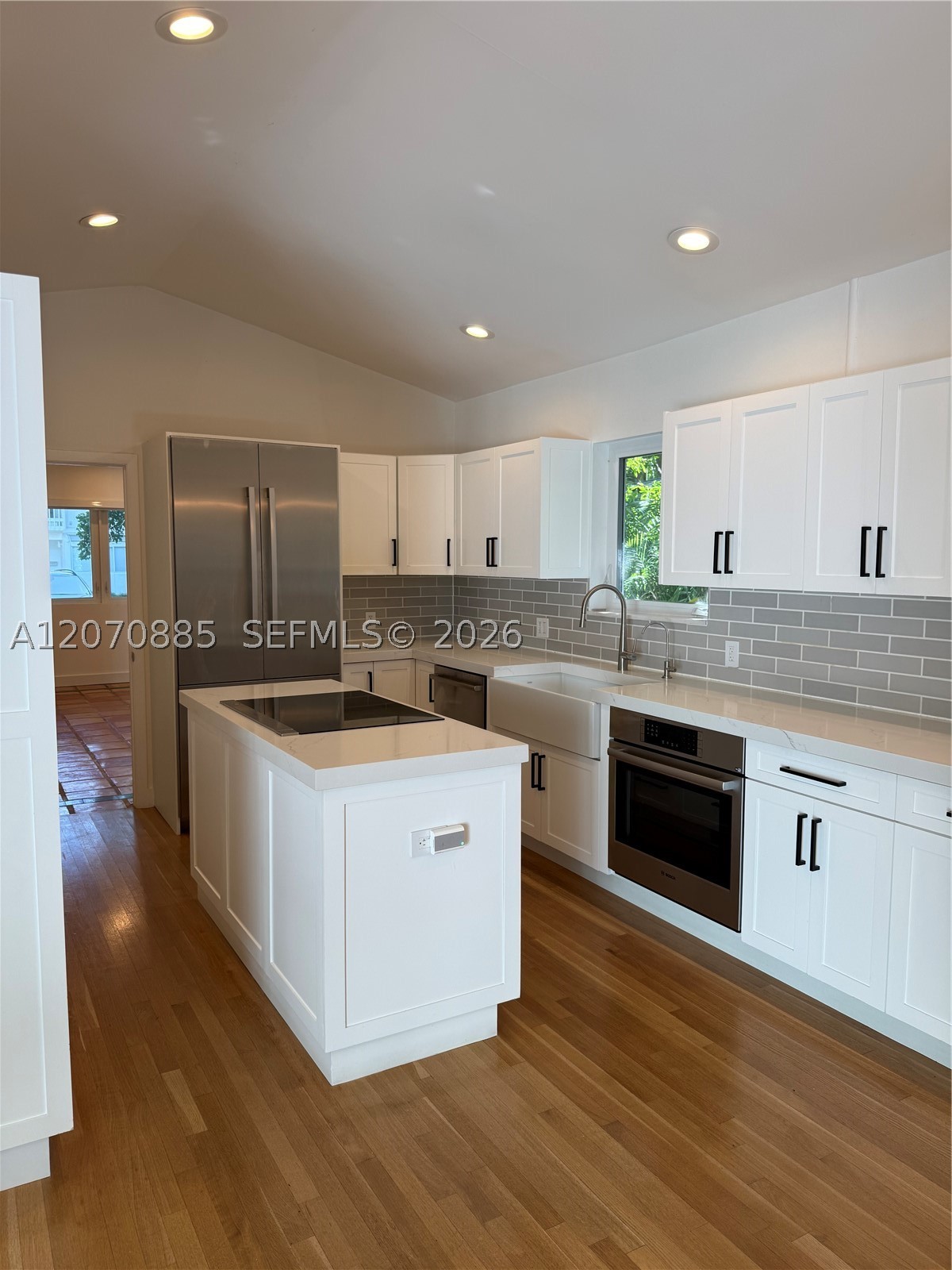 3865 Poinciana Ave Property Photo 7