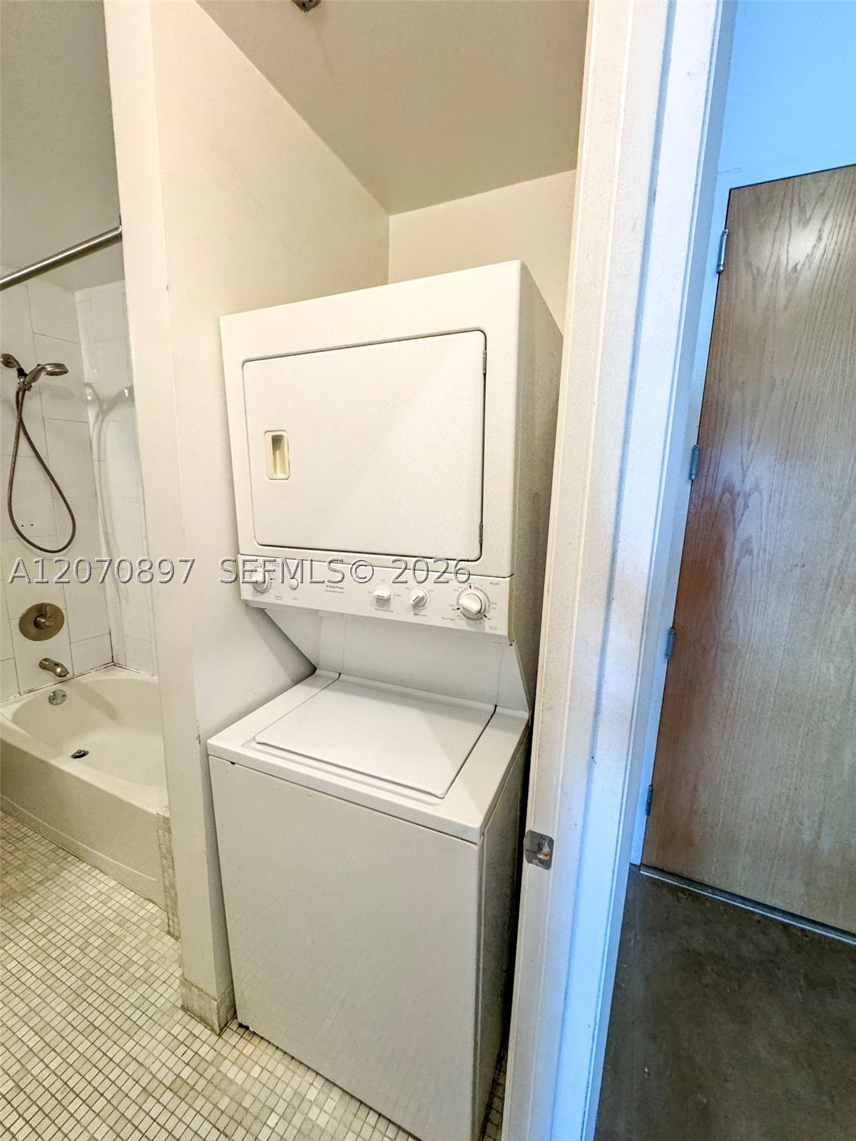 8101 Biscayne Blvd R-411 Property Photo 6